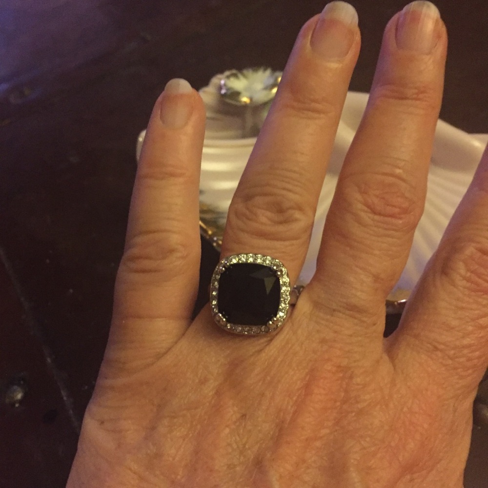 ✨ Crystal Cocktail Ring ✨ - Picture 2 of 4